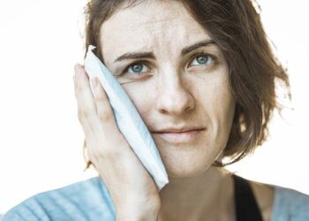 Diş Ağrısı Nasıl Geçer? Evde Diş Ağrısına Ne İyi Gelir?