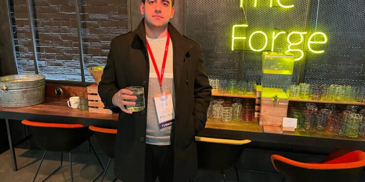 Mustafa Çinkılınç Kimdir